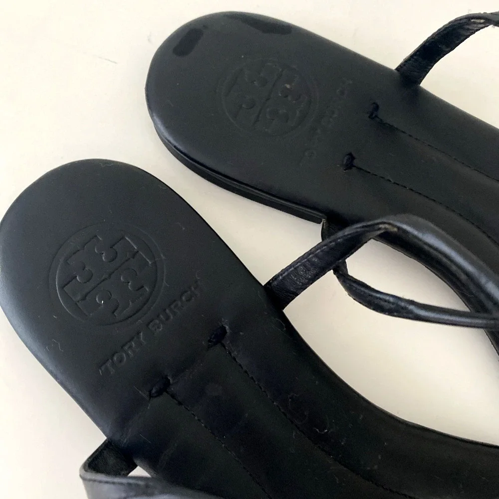 TORY BURCH T Strap Sandal Black Leather Gold Logo Slip On Thong Toe 7.5